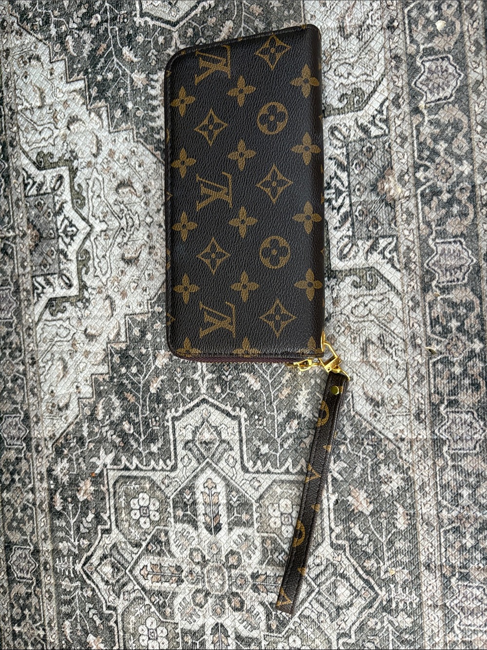 LOUIS VUITTON Louis Vuitton Monogram zippy M42616